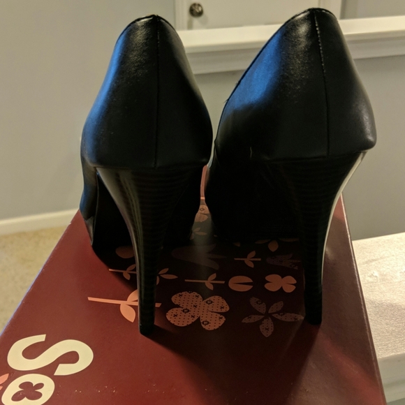 Peep toe high heels - Picture 4 of 4